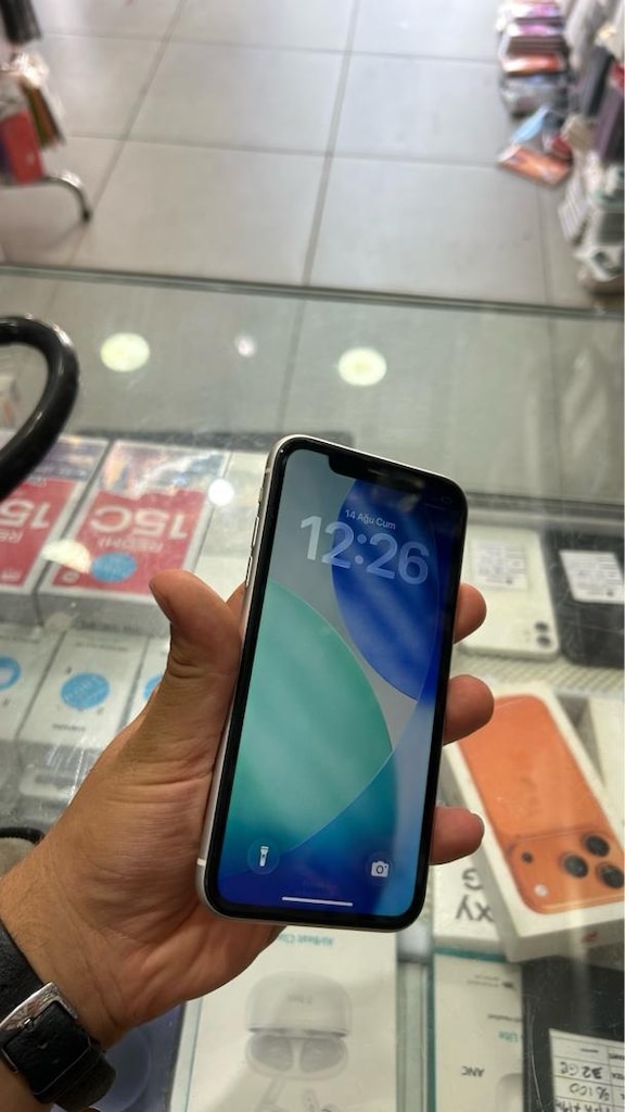 HEDİYELİ!! İphone 11 64 gb