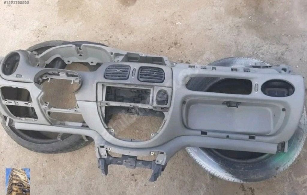 RENAULT SCENİC 1 ORİJİNAL GÖĞÜS - 2