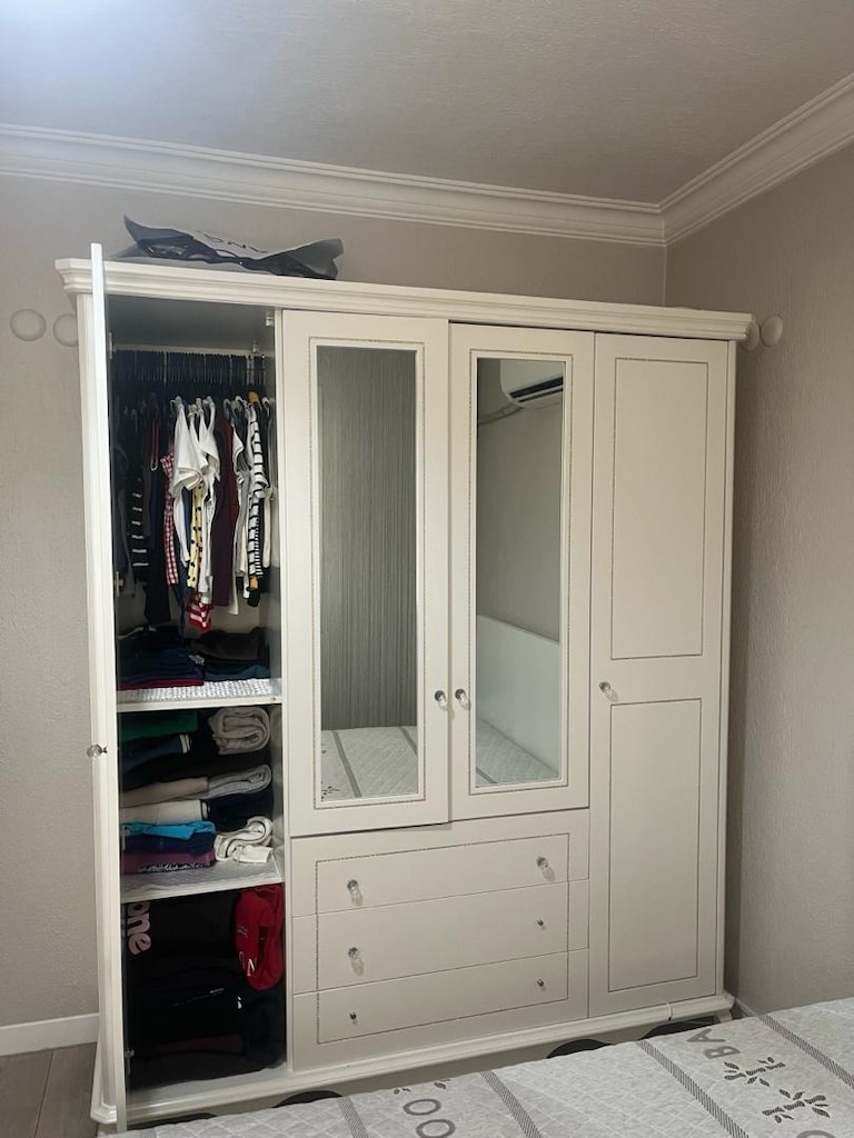 4 Kapaklı 3 Çekmeceli Aynalı Gardırop - 4