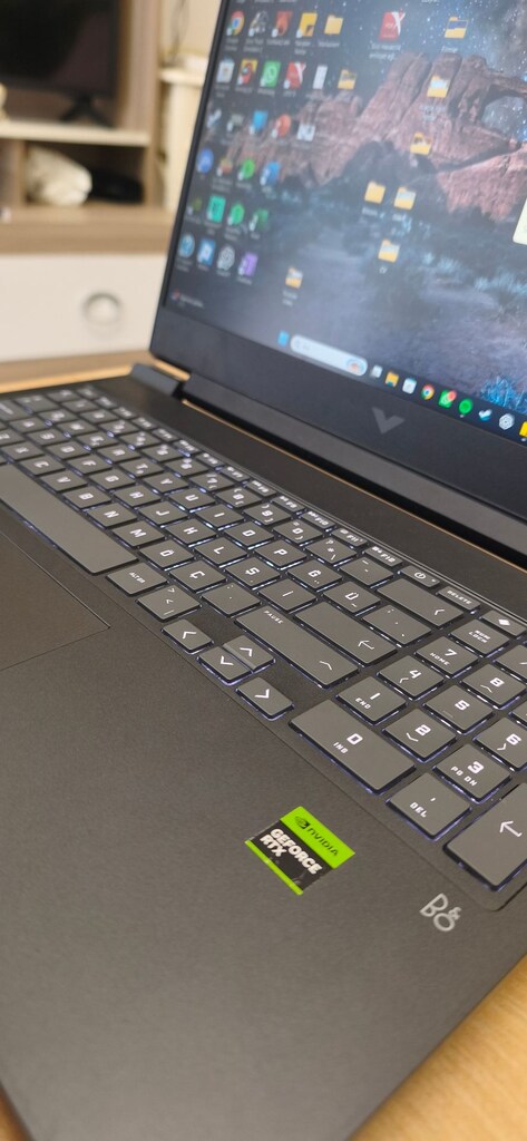ÖZEL ÜRETİM HP Victus 16, 32gb Ram, RTX 4050, Ryzen 7 7840HS, 1TB - 5