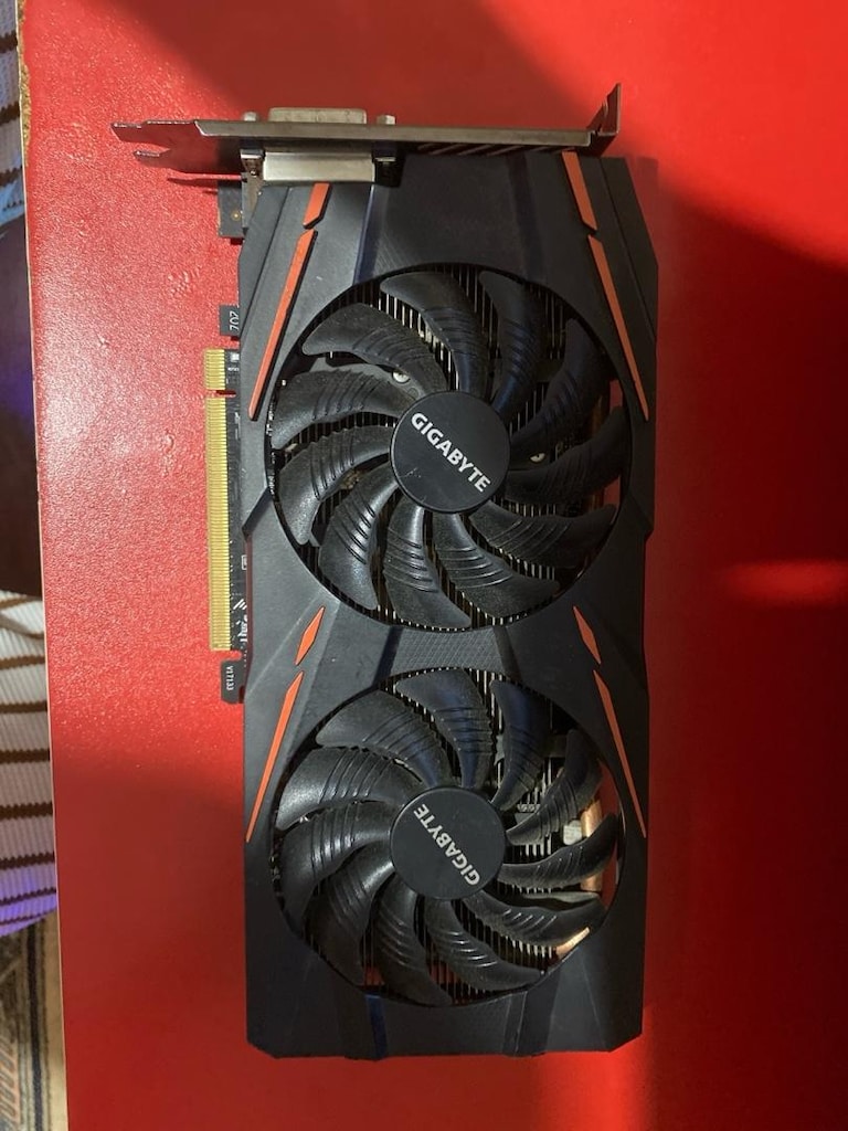 amd cıgabyte rx570 8gb 256 bit ddr5 - 5