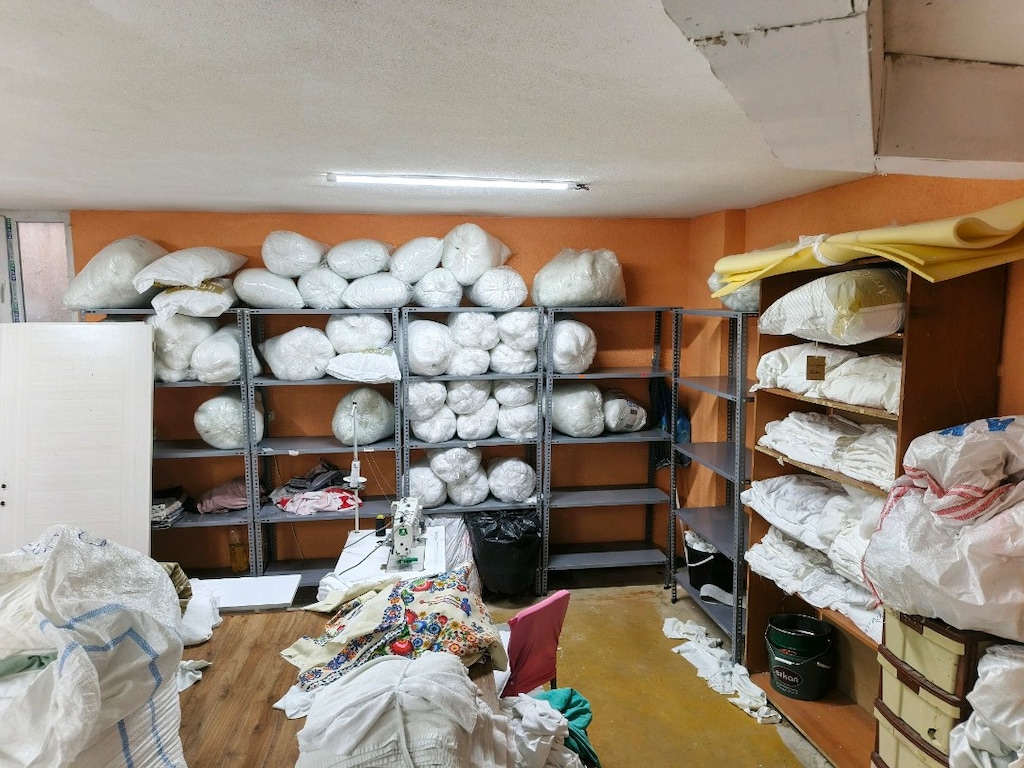 kapanış nedeniyle satılık raflar geleni boş çevirmem - 3