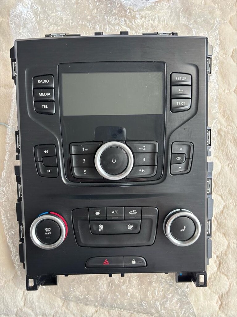 Renault Megane 4 2016-2020 uyumlu Orjinal radyo teyip +klima Panel
