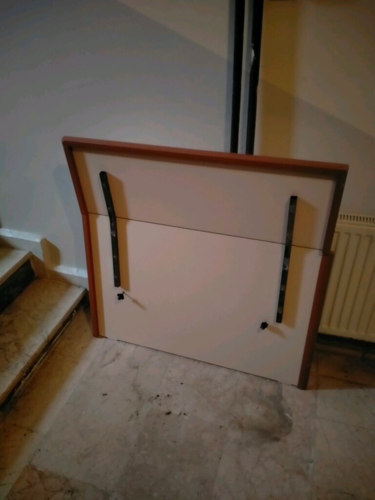 Baza başlığı 2 adet Sağlam kırık çizik yok.Temiz ikiside - 2
