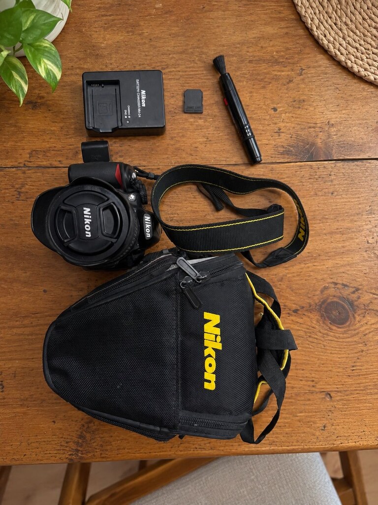 NIKON D3100 | SADECE 4.671 SHUTTER | 18-55 VR LENS | ÇANTALI SET - 2