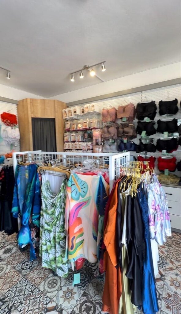 Komple Butik Mağaza Raf ve Teşhir Sistemi | Mankenler | Askılıklar - 4