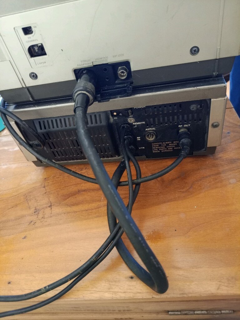 Hitachi VT-6800E + VT-TU68E Tuner (Tam Set) - 4
