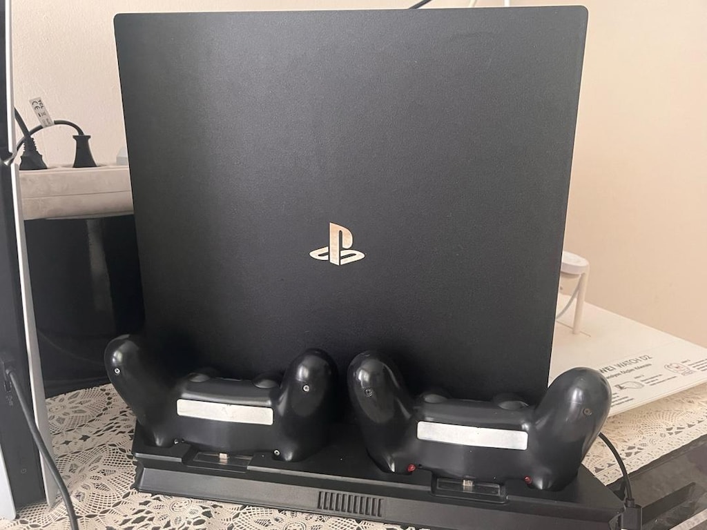 ps 4 pro 1 tb 2 orjinal kol şarj standı