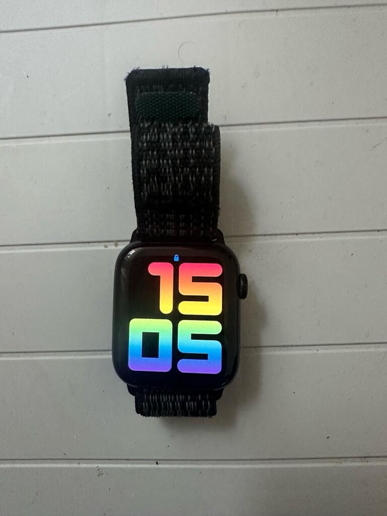 Apple Watch SE 44 mm - 3