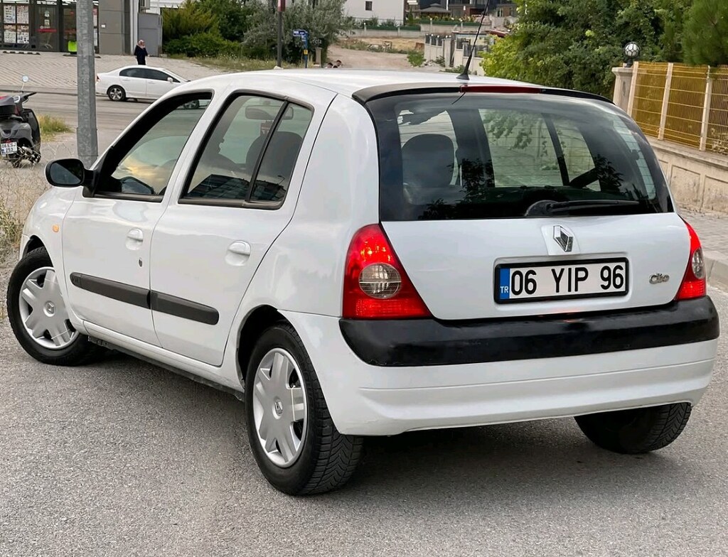 2004 Model 1.2 16 V - 5