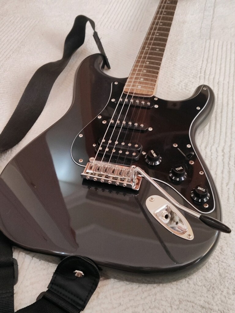Squier Affinity Strat HSS Charcoal Frost Metallic Elektro Gitar - 2