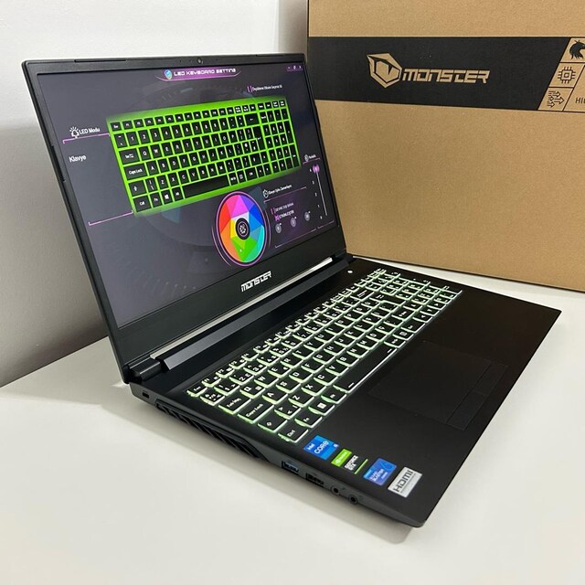 Monster Gaming Laptop 144hz