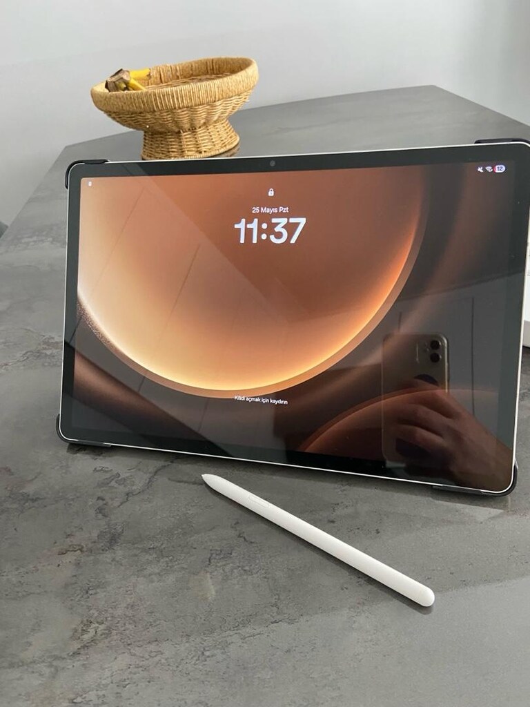 Samsung Galaxy Tab S9 FE+ SM-X610 128 GB12.4"Silver Tablet - 2