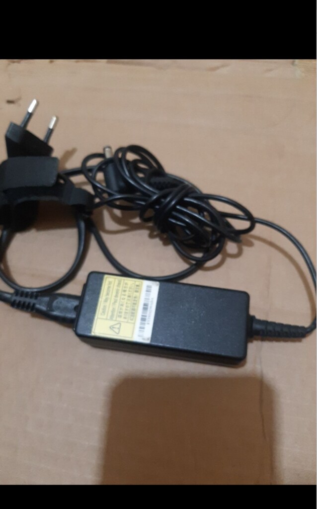 Toshiba 19v 2.37a pa5177u-1aca - 2