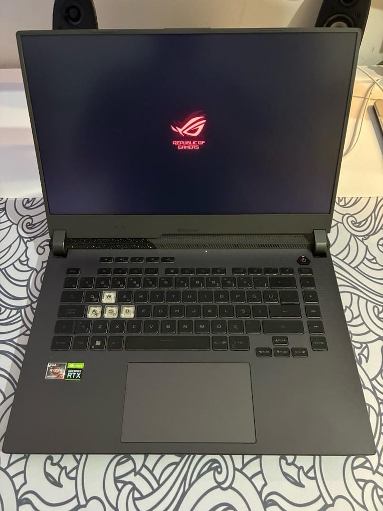 Asus rog strix G15 Gamer laptop - 5