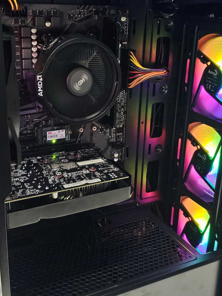 Ryzen 5 1600 - GTX 1050 TI 4GB - 16GB RAM - 512GB M.2 SSD - 4