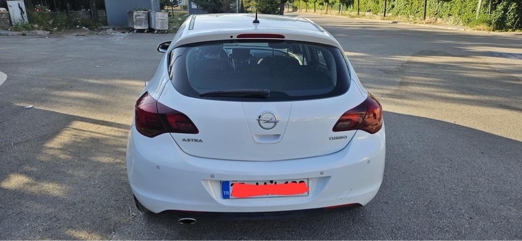Opel astra 1.4t sport - 4