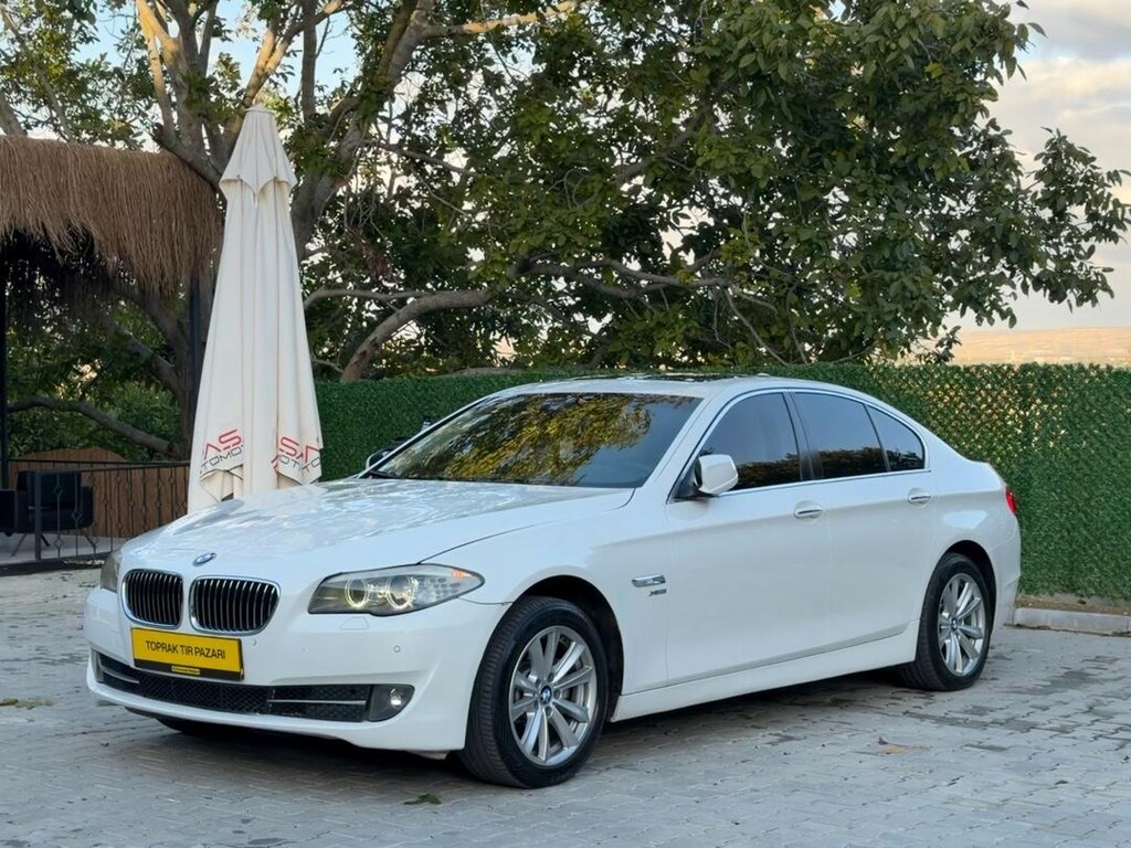 2012 BMW 5.25d X DRİVE 1 LOKAL HARİCİ HATASIZ BOYASIZ TRAMERSİZ - 4