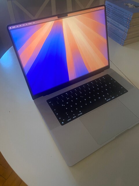 Acil sahibinden Apple MAC BOOK PRO, 16 Inc. M4 Pro, 24 gb RAM, 512 SSD