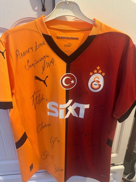 Galatasaray imzalı forma