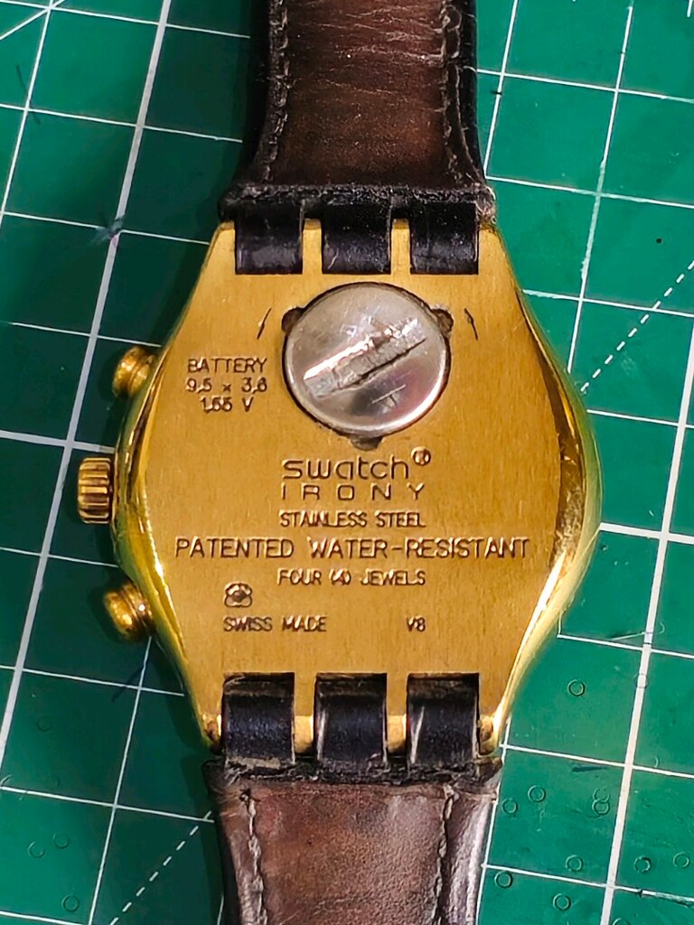 Swatch irony Gold finger 007 kronograf saat - 4