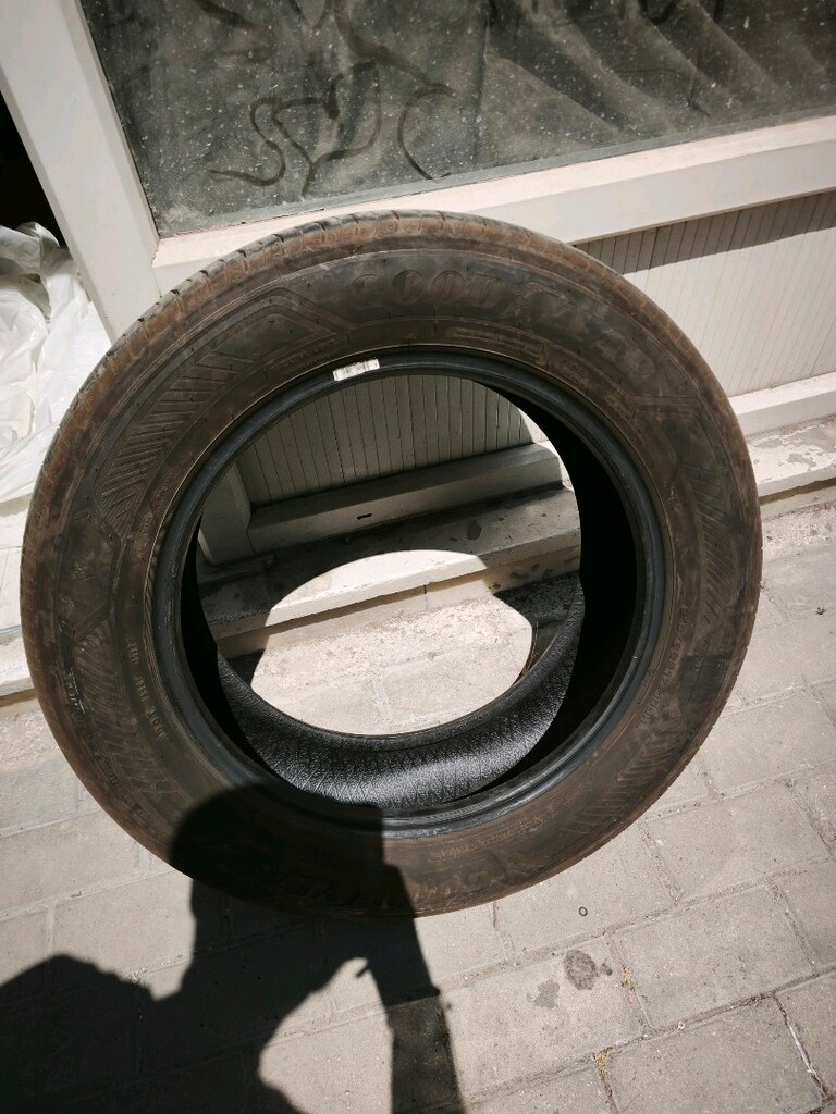 Goodyear suv lastiği sıfır gibi 215 60 17 - 7
