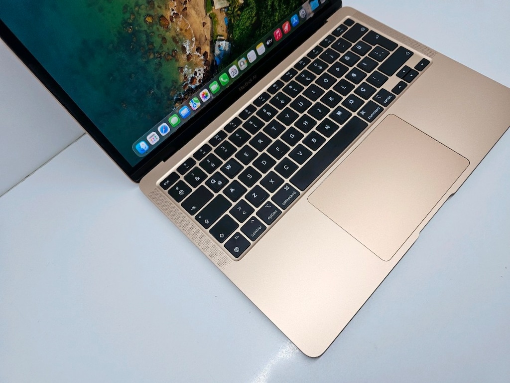 Apple Macbook Air M1 - 3