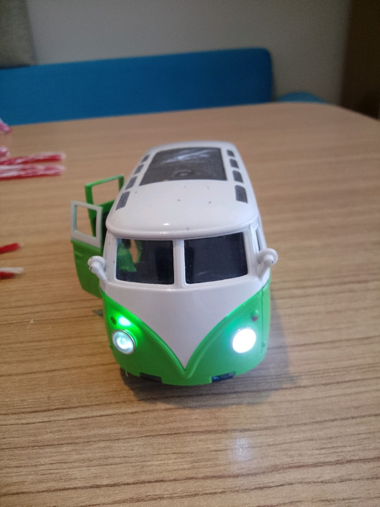 Sesli ve ışıklı metal Minübüs - 2