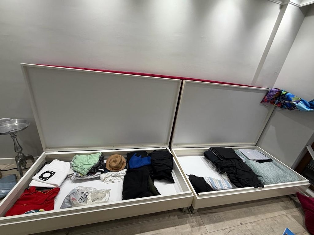 altı baza kadife sedir yastıkları ile - 3