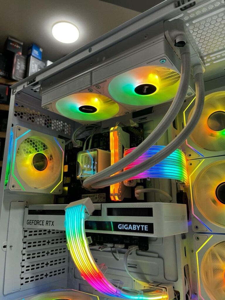 240 HZ MONİTÖRLÜ AKVARYUM KASALI GAMİNG MASA ÜSTÜ SİSTEMM - 5
