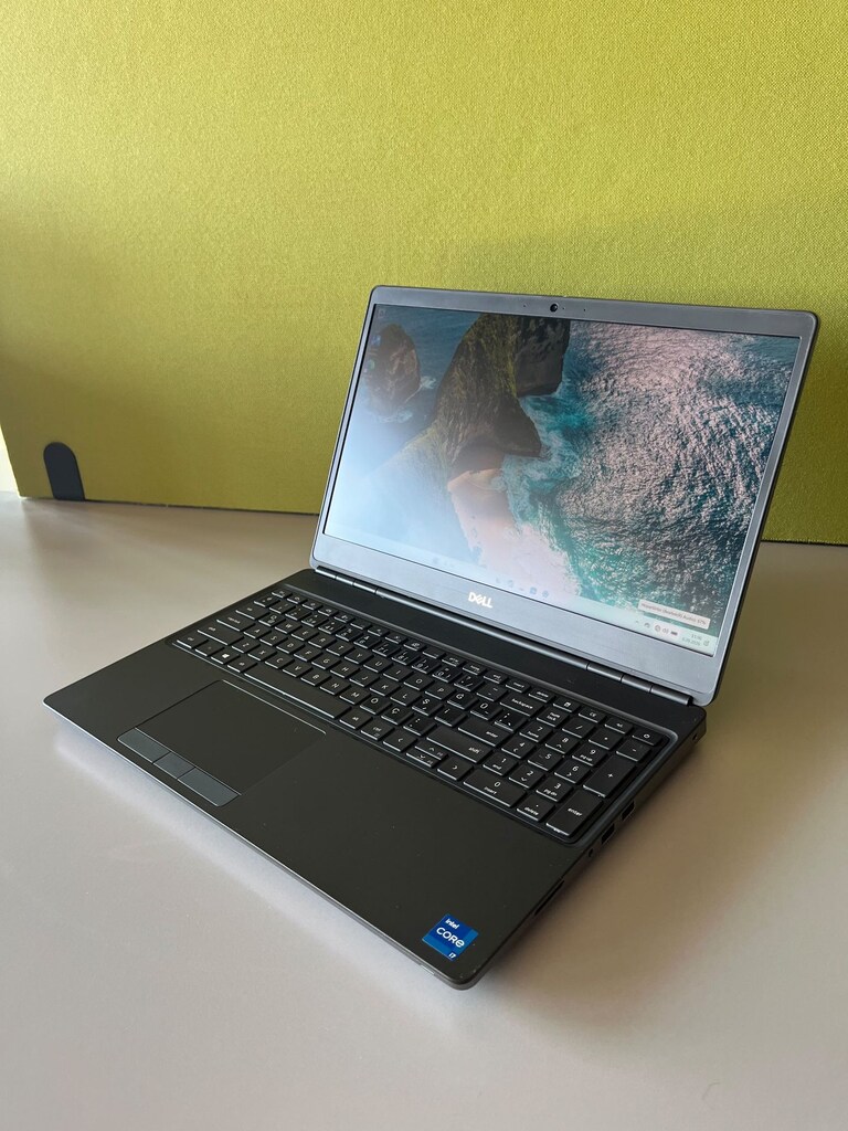 DELL Precision7560 i7-11800H /32GB RAM /512GB SSD/ Workstation - 5