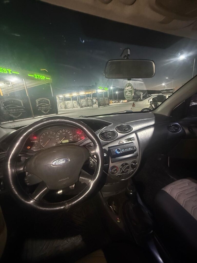 Ford Focus 1.4 - 11