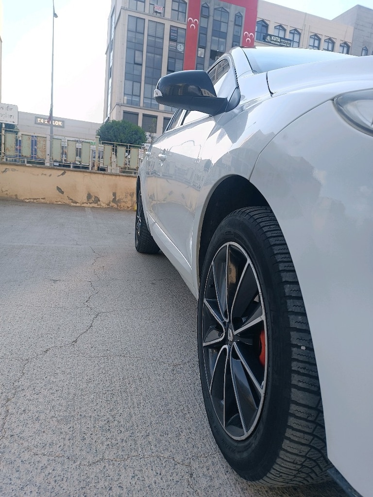 2012 Megane 3 play 1.5dci değişensiz hasarsız - 16