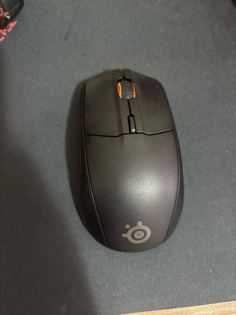 Lenovo Loq 15IRX9 Laptop - 4