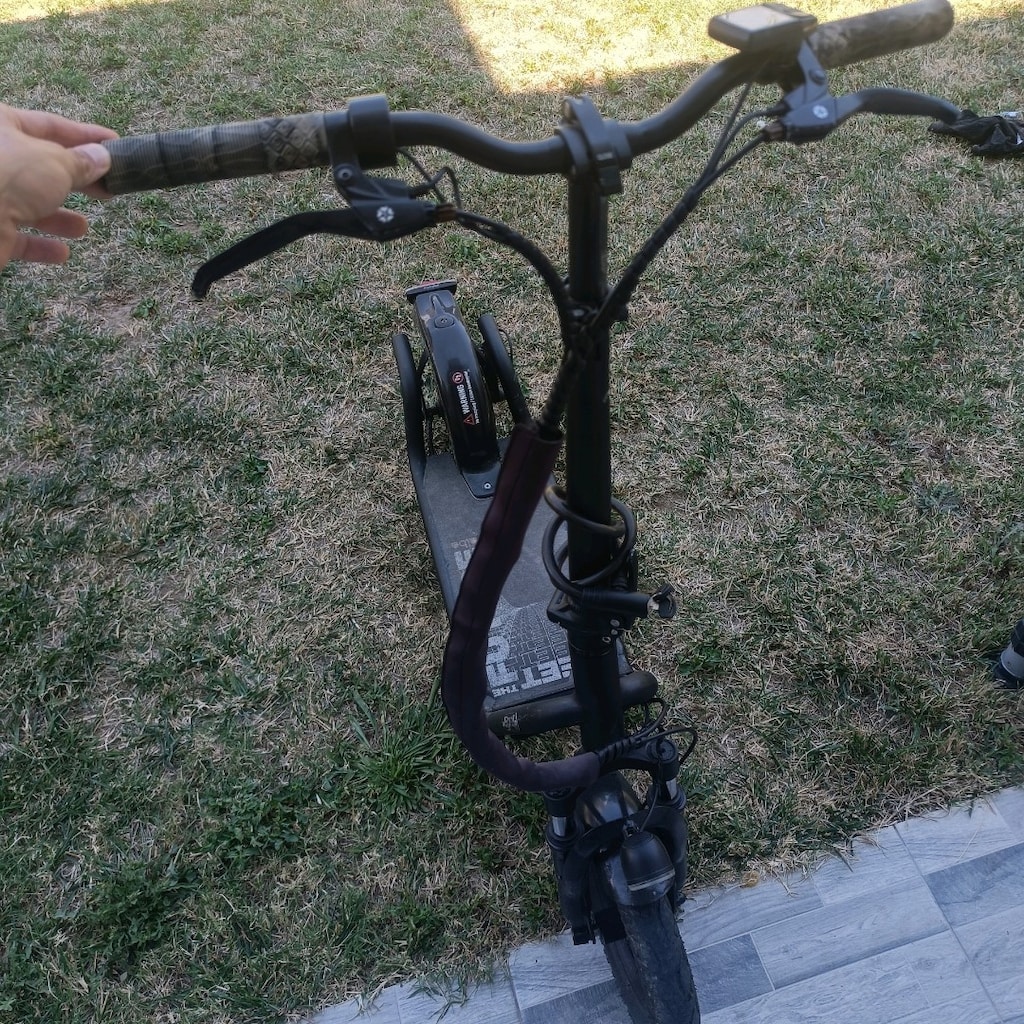 2 elektrikli scooter ve bisiklet. açıklamayı okuyun - 2
