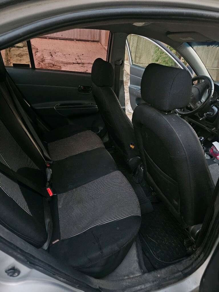 Hyundai Accent Era 1.4 - 6