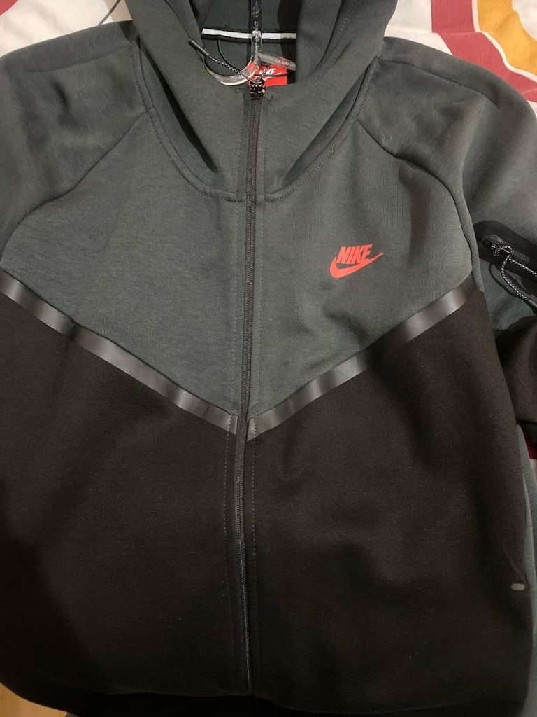nike tech