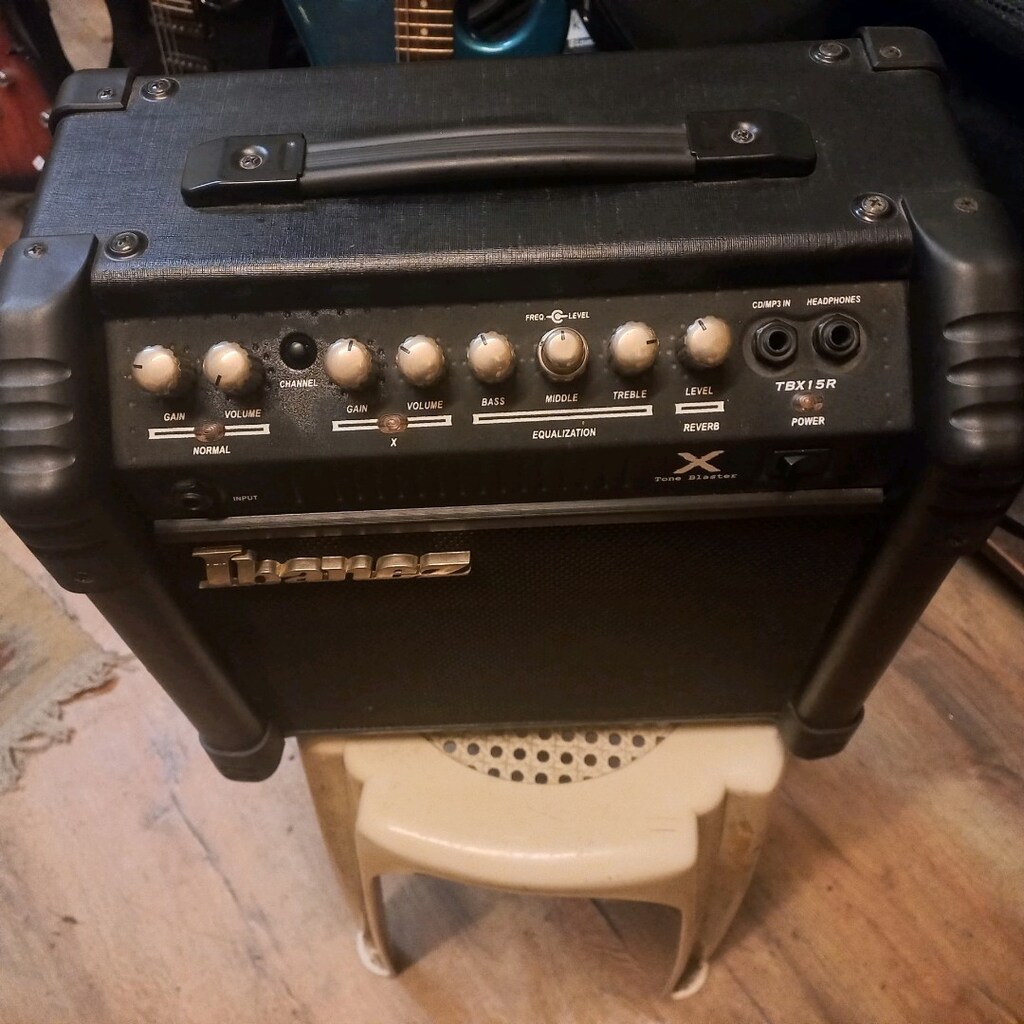 Ibanez TBX15 reverbli elektro gitar amfisi.. cok temiz - 2