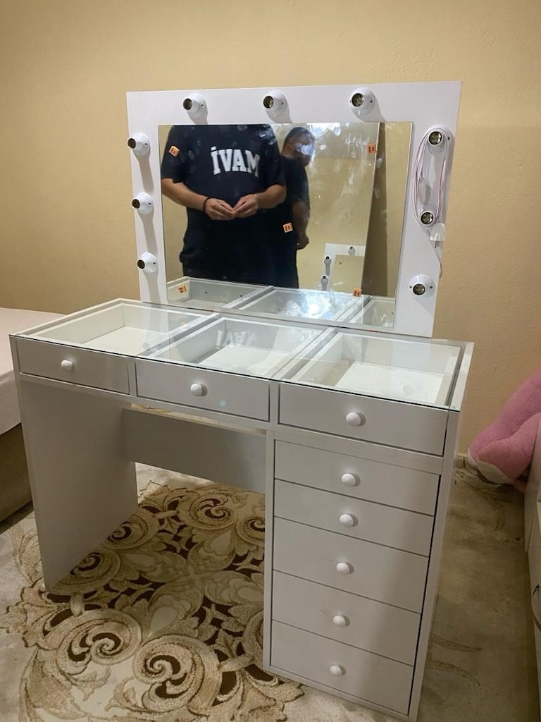 SIFIR / Şık ve Kullanışlı Makyaj Masası - İzmir İçi Teslim - 4