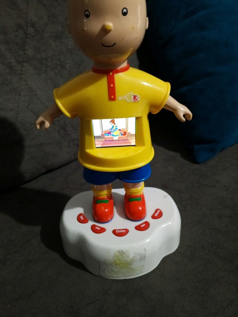 Caillou çizgi film oyuncağı - 2