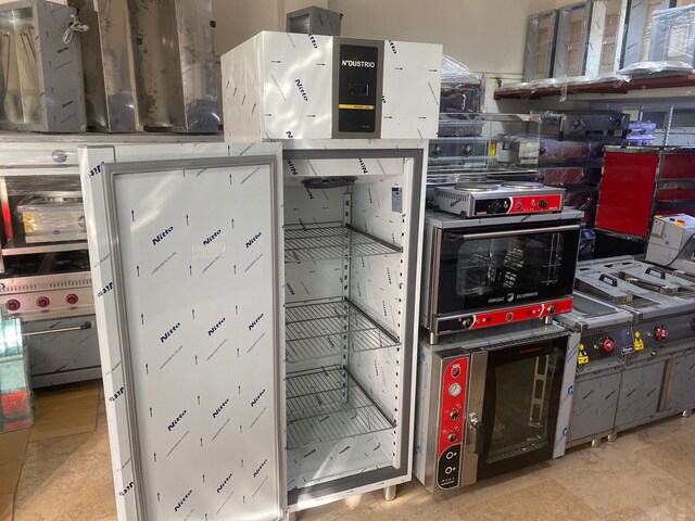 ASTEMA MARKATEK KAPI 700 LİTRE DİK TİP BUZDOLABI DOLAP
