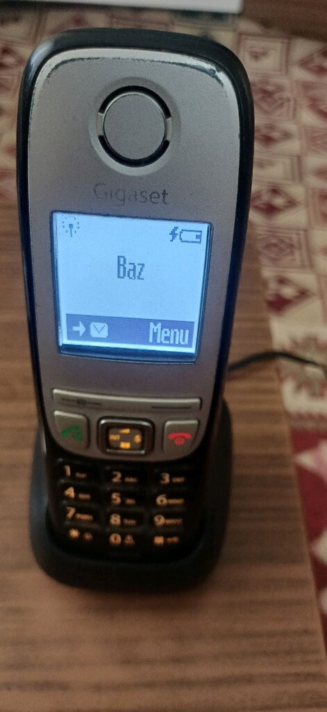 Gigaset A415 model kablosuz dect telsiz ev/ofis telefonudur. - 4
