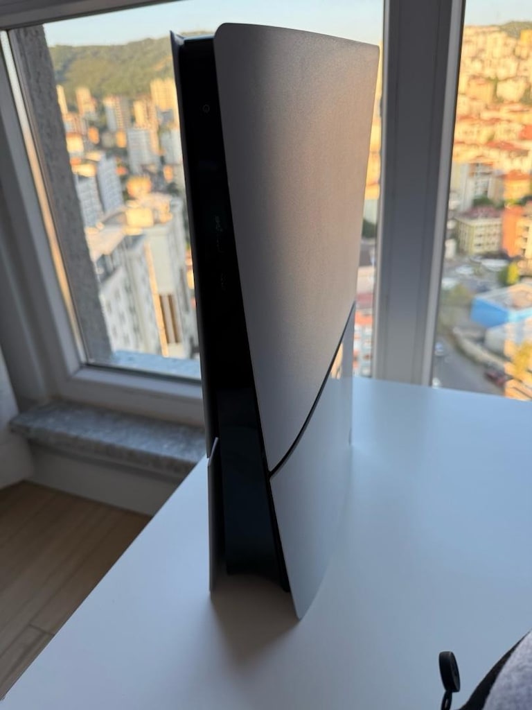 PS5 5 SLİM 1 TB + 2 ORİJİNAL DUALSENSE / KUTULU / HATASIZ