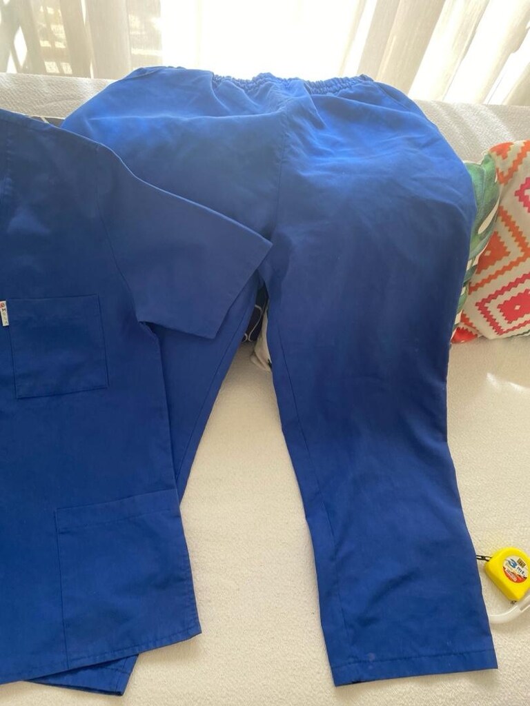 Mavi V Yaka Kısa Kollu Sağlık Üniforması - 3