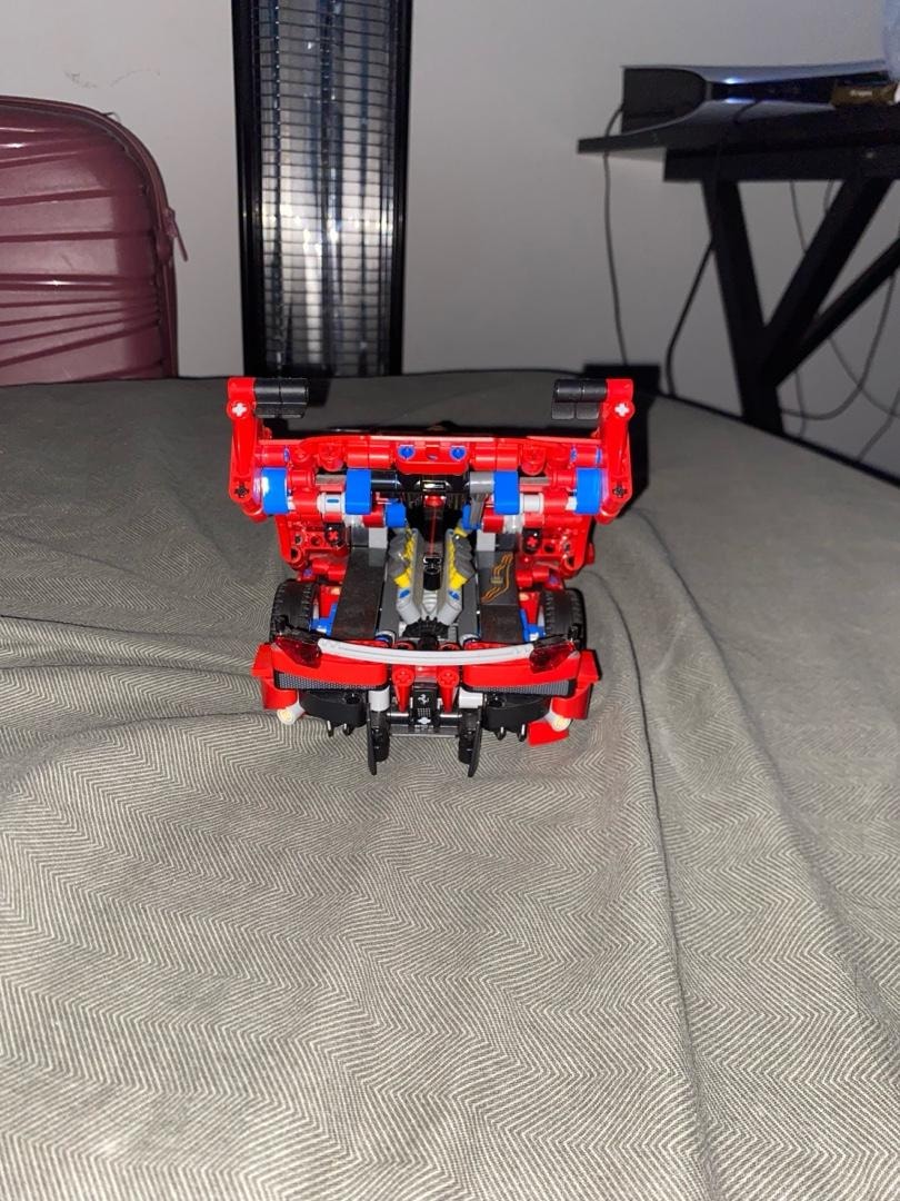 LEGO FERRARİ TECHNİC 42212 - 4