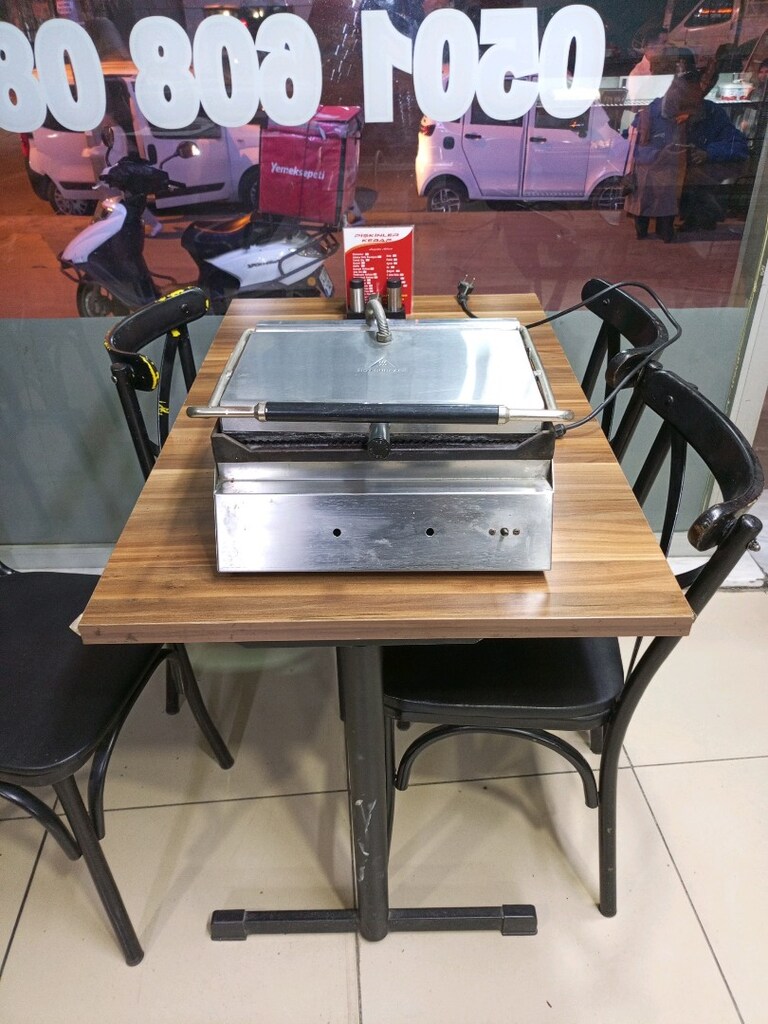 HOT SURFACE TOST MAKİNESİ 8 ay kulanıldı çok temiz - 2