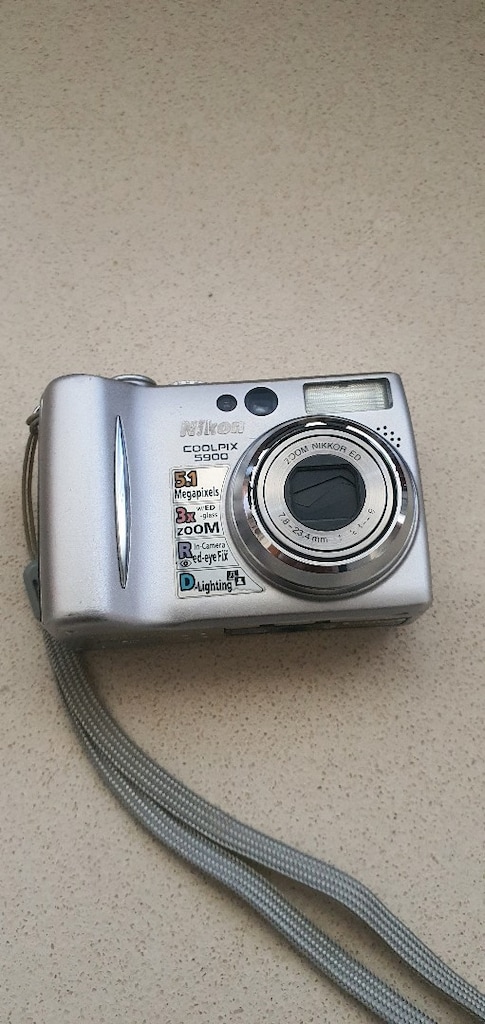 Nikon fotoğraf makinesi. Ücreti hayır kurumlarına verilecektir. - 2