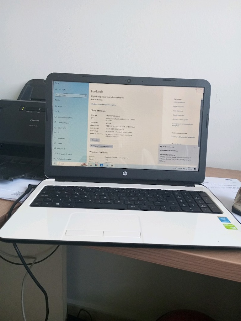 HP Pavilion laptop - 9