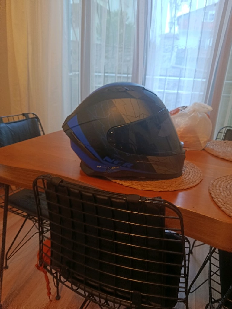 Acil satılık NCR kask