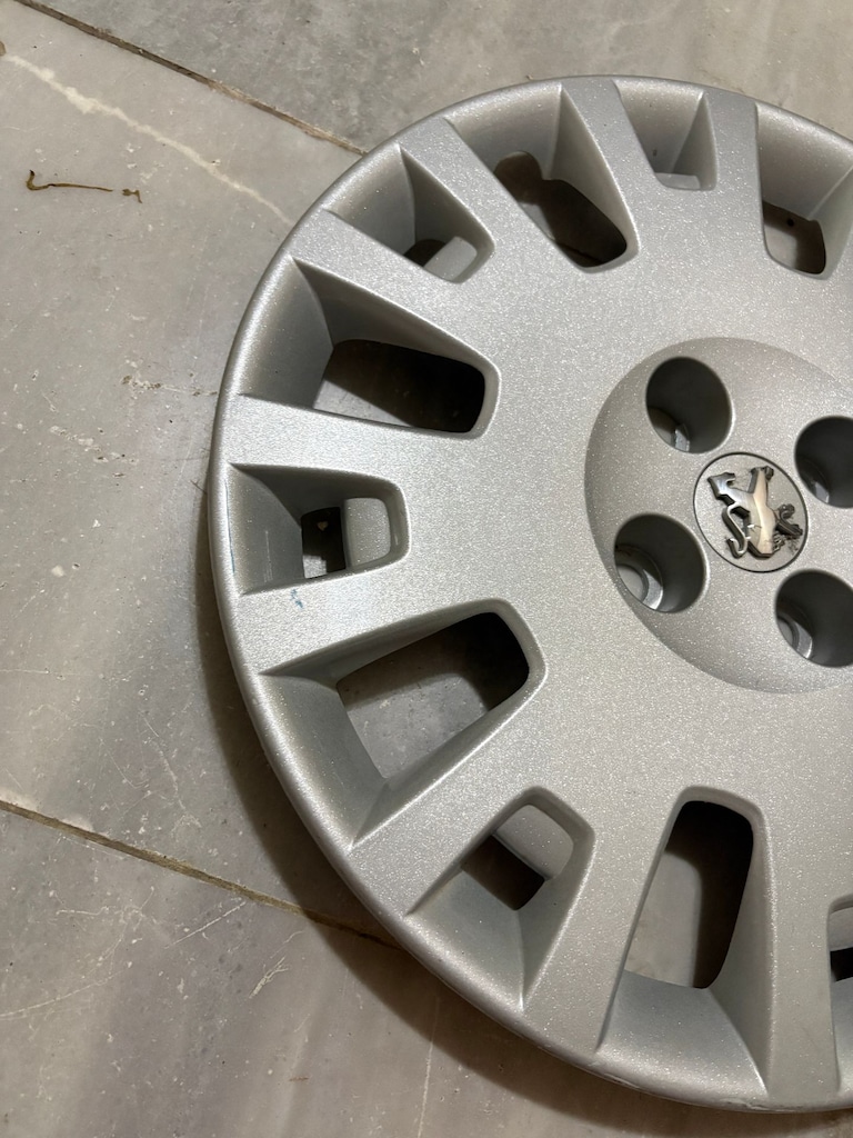 peugeot bipper jant kapağı 15 inç orjinal 1 adet fiyatıdır - 18